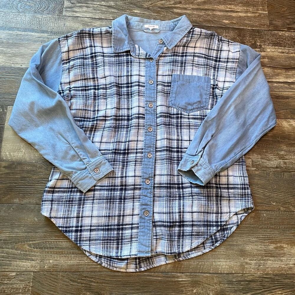 Maurices Women's Blue and Grey Shirt